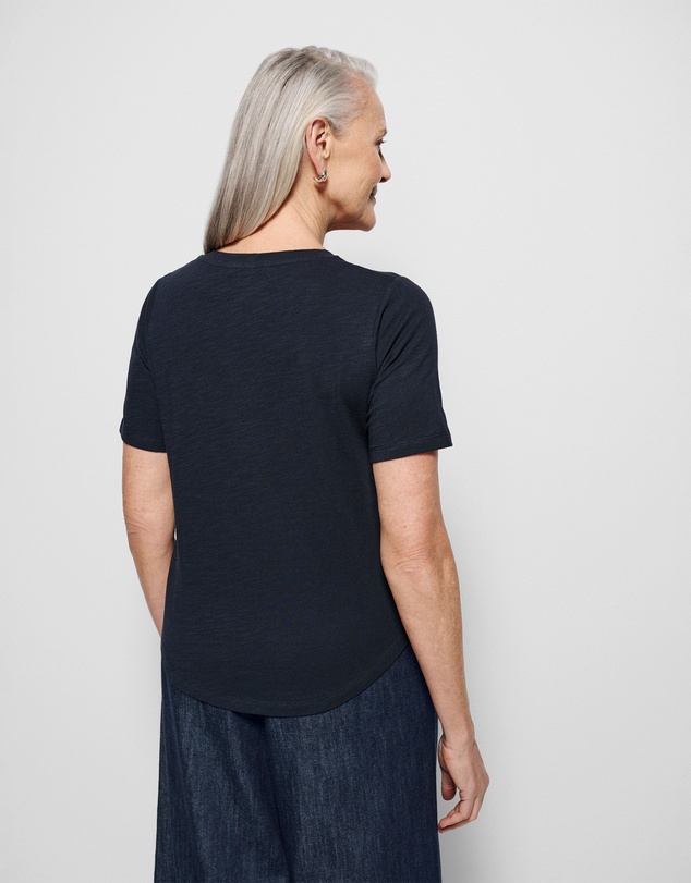 Commonry - Rue V Neck Tee