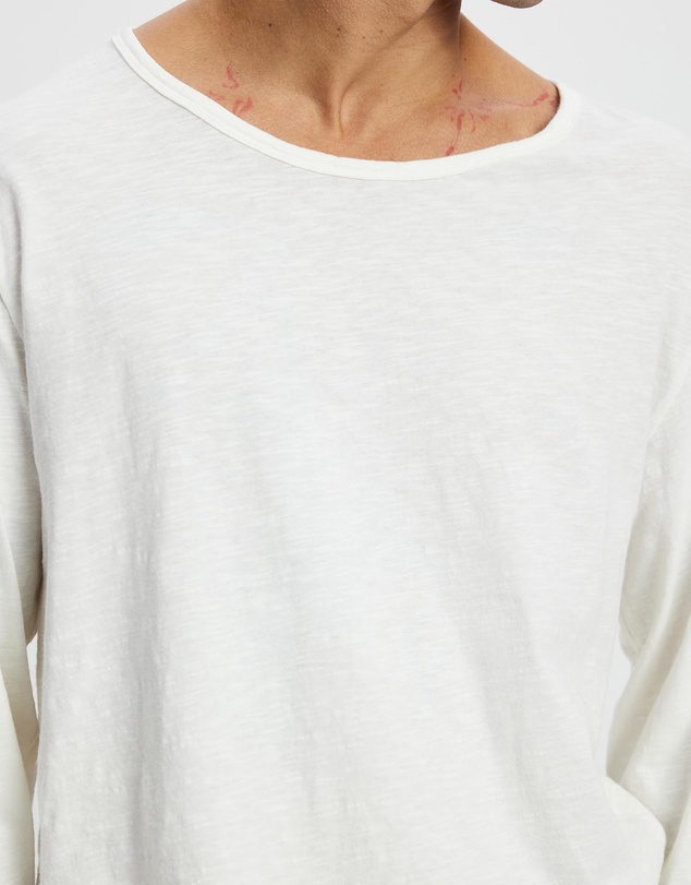Surrounded By Ghosts - The Howlite Long Sleeve T-Shirt