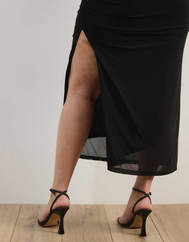 Atmos&Here Curvy - Bonnie Off Shoulder Mesh Maxi Dress