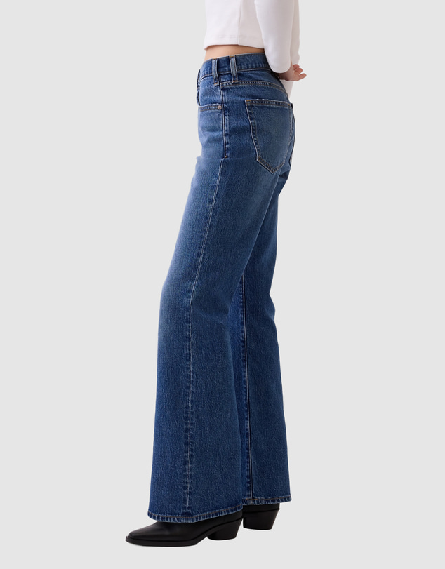 GAP - Med Varsity Mid Rise Relaxed Flare Jeans