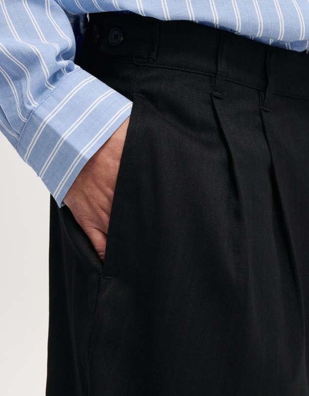 Cotton On - Super Baggy Pleated Shorts