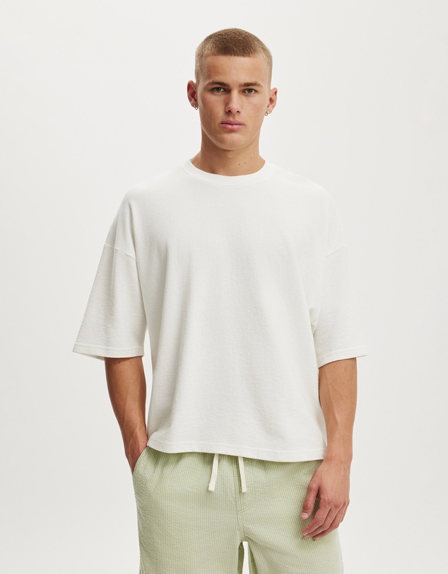Cotton On - Cropped Fit T-Shirt