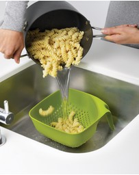 Joseph Joseph - Square Colander, Medium (White)