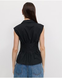 Calli - Tucked Sleeveless Shirt