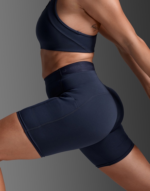 2XU - Form Stash Hi-Rise 6 Inch Compression Shorts with Pockets