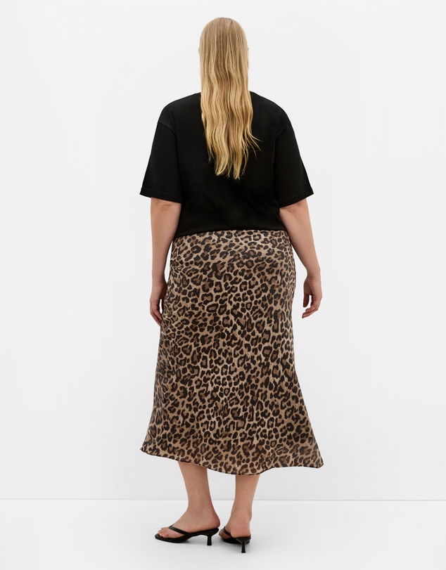 City Chic - Kyra Leopard Print Midi Skirt