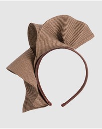 Max Alexander - Large Wavy Coffee Racing Fascinator