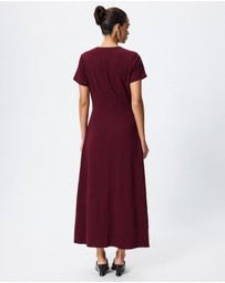 Tussah - Sophia Crew Neck Ruched Detail Midi Dress