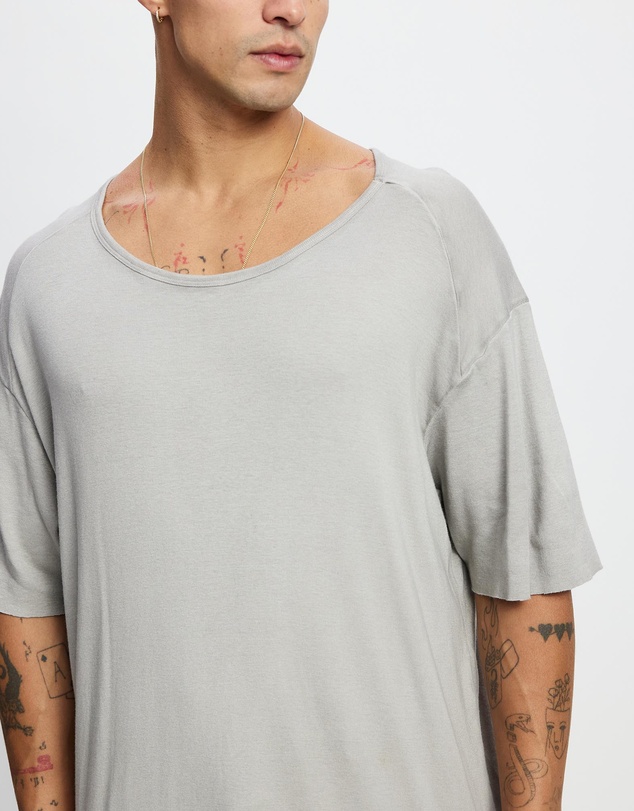 Surrounded By Ghosts - The Arsenic Relaxed Rib Knit Long Tail T-Shirt