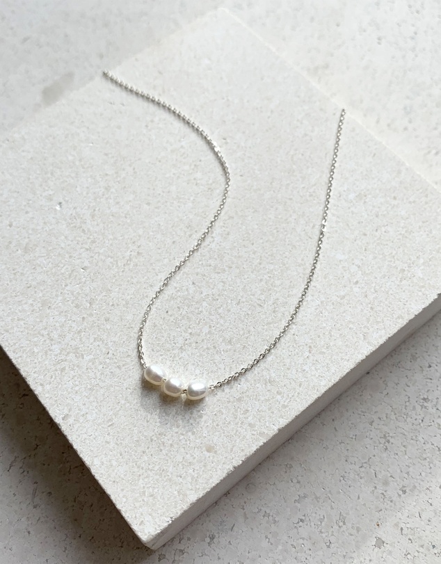 SAINT VALENTINE - Mini Pearl Necklace - Silver
