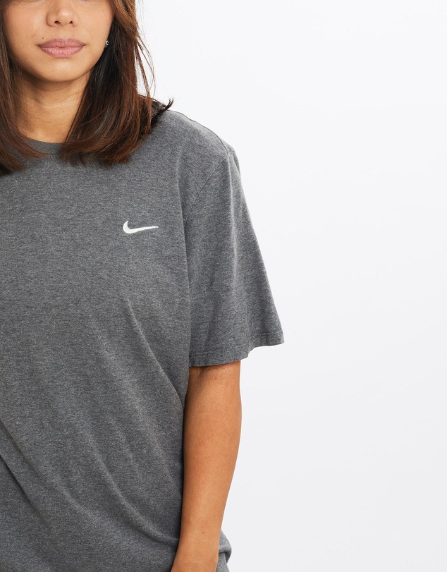 Vintage by The Real Deal - Pre Loved - Vintage Nike Tee