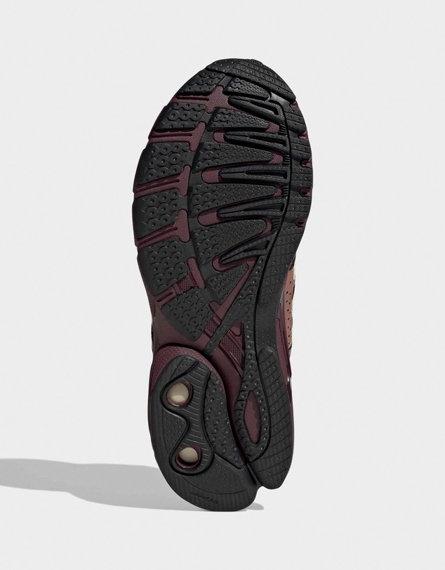 adidas Originals - Adistar Control 5 - Women's