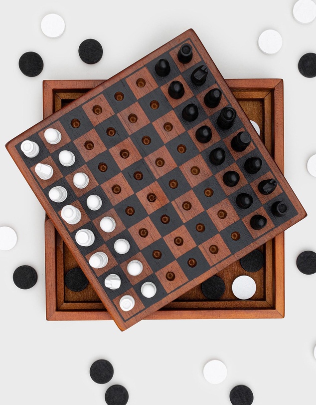 Luckies - Iron & Glory - Chess & Checkers