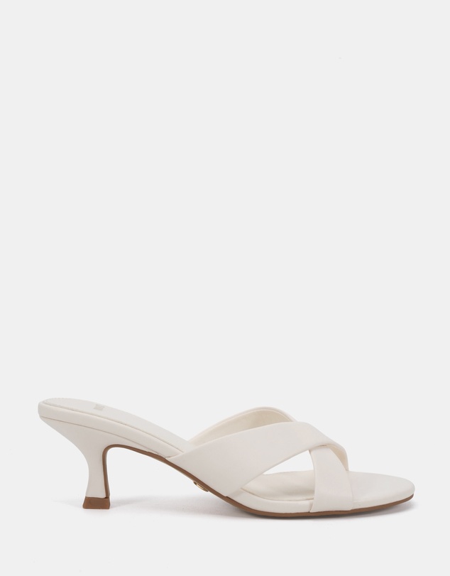Novo - Zona Heels