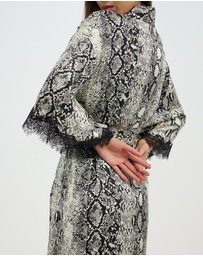Sainted Sisters - Scarlett Silk Kimono