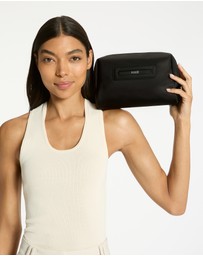 Status Anxiety - Hunter Toiletry Bag - Medium