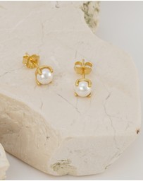 Pastiche - Ava Studs