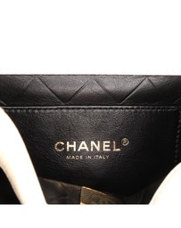 Pre-Loved by Azura Reborn - Pre-Loved chanel Chanel Quilted Lambskin Leather Crossbody Bag