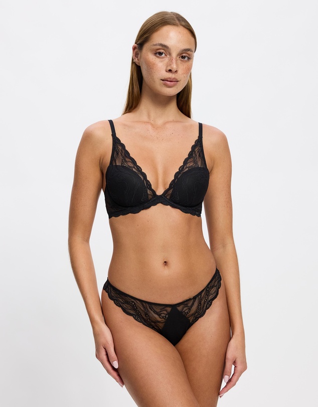 Calvin Klein - Sensual Stretch Lace Thong