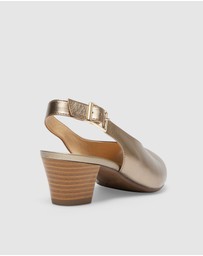Wide Steps - Hilda