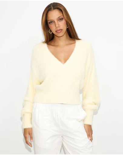 Dazie - Faye Fuzzy V-Neck Sweater