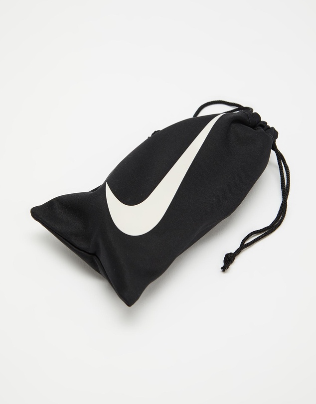 Nike - Neo SQ