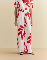 Trenery - Shadow Palm Draped Pull On Pant in Ivory