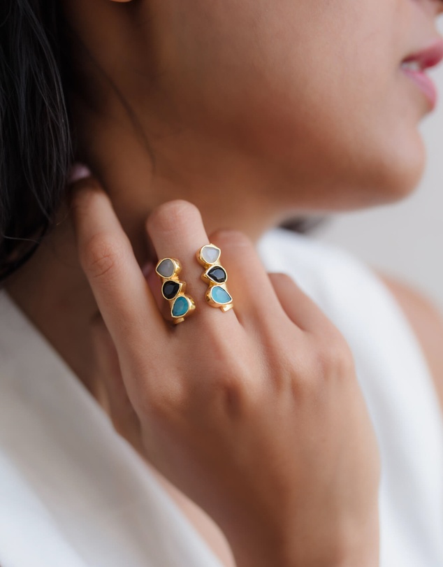 Meshca - Trio Spark Bridge Ring
