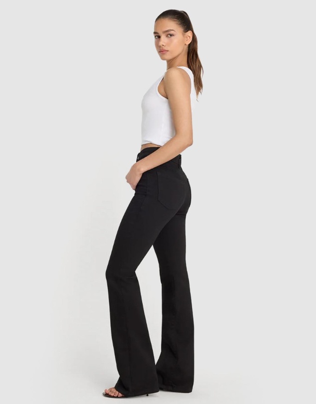 Good American - Never Fades Good Classic Slim Bootcut Jeans