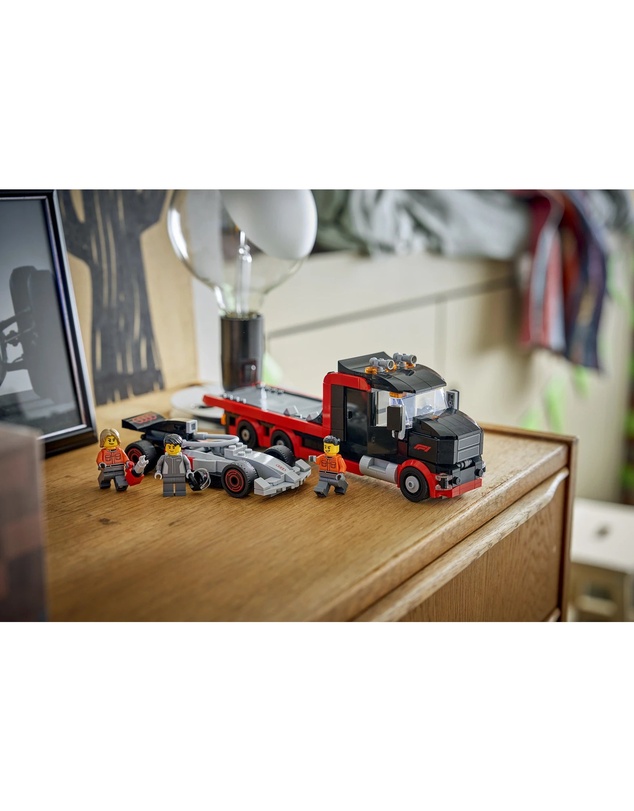 LEGO - F1(R) Display Truck with Audi F1(R) Race Car