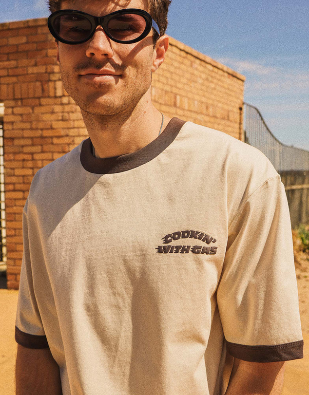 Skwosh - Cookin with Gas Men's Boxy Ringer Tee in Cream