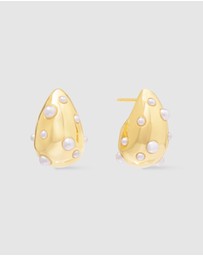 Wanderlust + Co - Teardrop Pearl Gold 20mm Stud Earrings