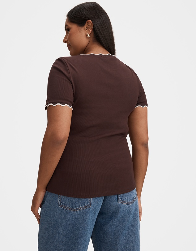 Forever New Curve - Rebecca Curve Scallop Trim T-shirt