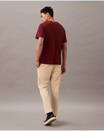 Calvin Klein - Graphic Logo T-Shirt