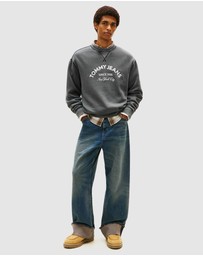 Tommy Jeans - Relaxed Garment Dyed Applique Crew