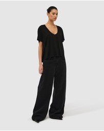 Neuw - Girlfriend Deep V Tee