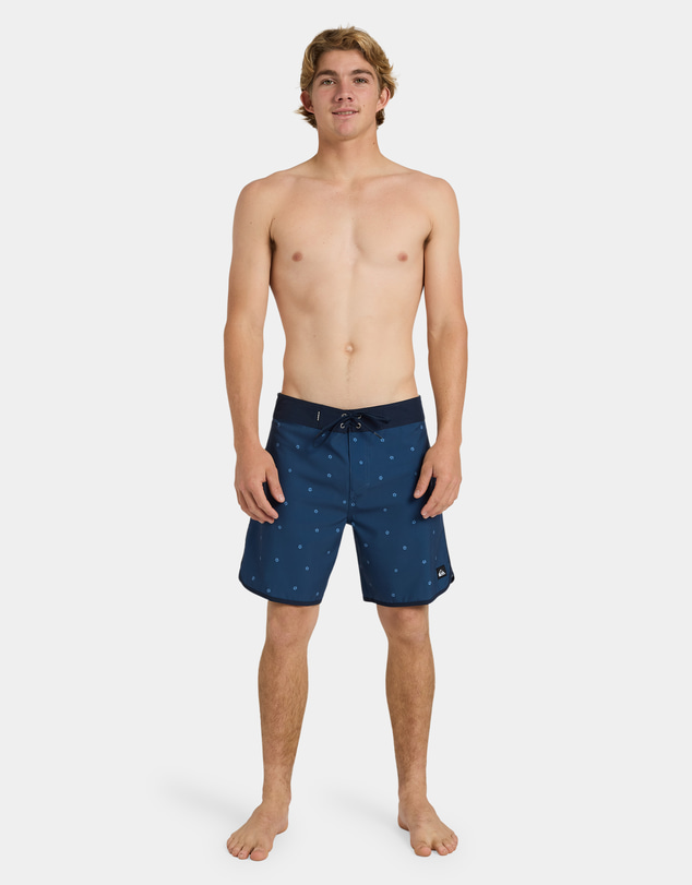 Quiksilver - Mens Surfsilk Scallop 18