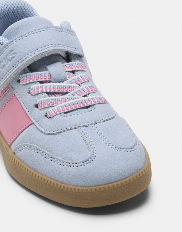 Kicks - Kennedy