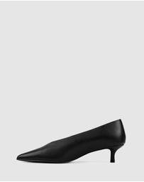 Siren - Flynn Point Toe Pumps