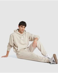 adidas Sportswear - Essentials Feelcozy Fleece Pants