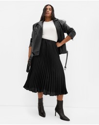 City Chic - Selena Pleat Skirt