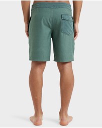 Quiksilver - Mens Surfsilk 18