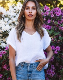 CAMIXA - Martina Linen V-Neck T-shirt