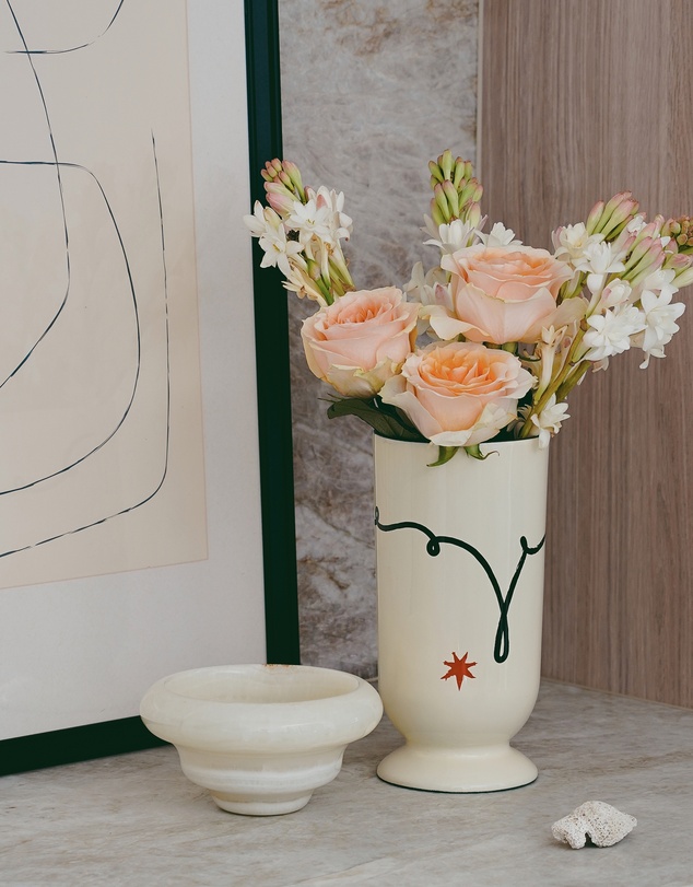 Black Blaze - Bouquet Ceramic Vase
