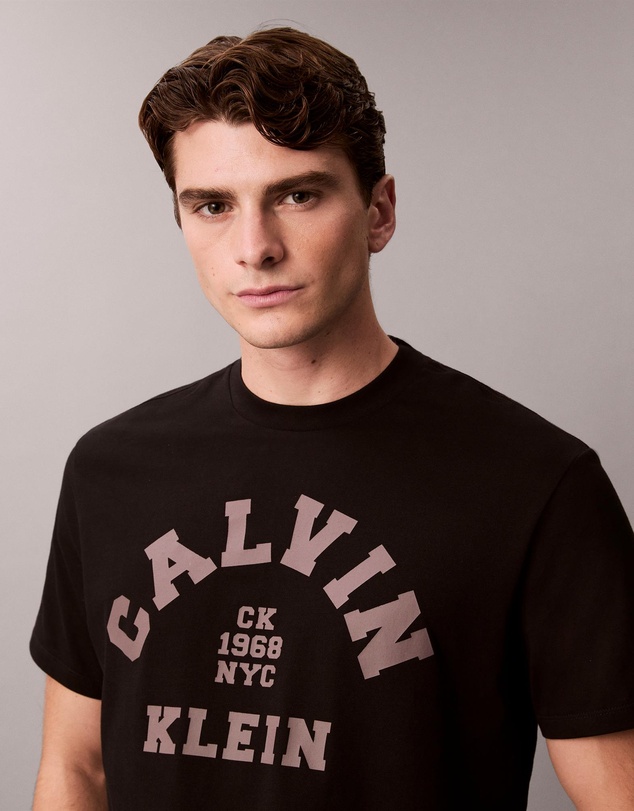 Calvin Klein Jeans - Varsity Logo Graphic Relaxed T-Shirt