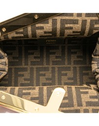 Pre-Loved by Azura Reborn - Pre-Loved fendi Elegant Kisslock Clutch with Detachable Shoulder Strap for Versatile Carry