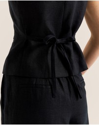 Review - Norah Vest