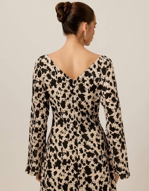 Tussah - Margot Boat Neck Long Sleeve Midi Dress