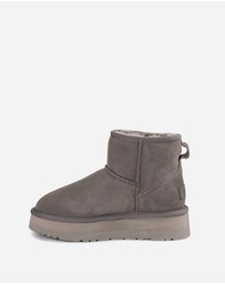 Ozwear Connection Uggs - Ugg Classic Platform Mini Boots (Water Resistant)