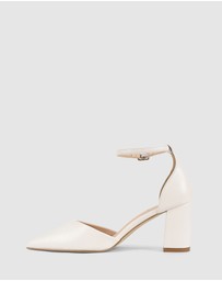 Verali - Eli Closed Toe Block Heels